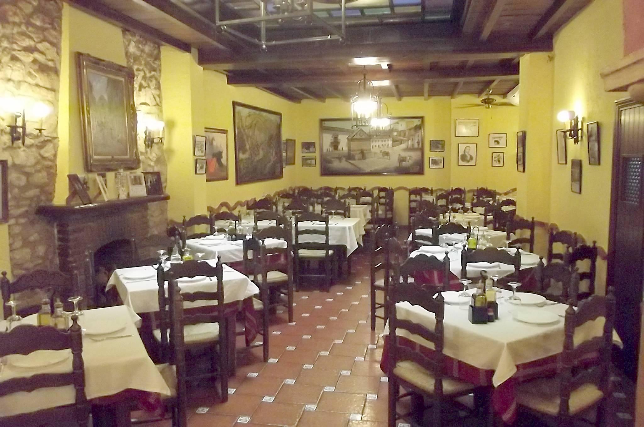 Hermanos Macias Hotel